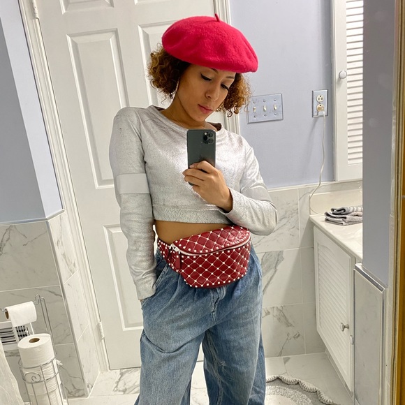 Ghislaine - - Picture 1 of 2